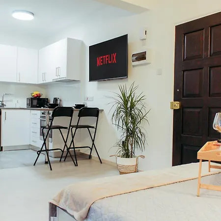 Cozy Studio Apt - Tourist Area Collection Limassol Exterior photo